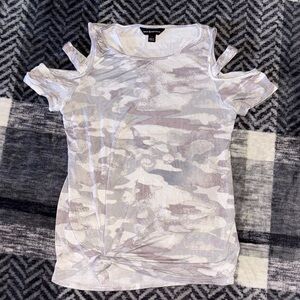 Rock & Republic Women's Short Sleeve Camouflage Top